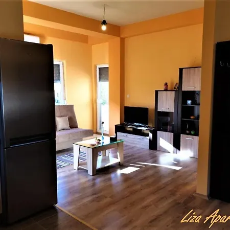 Center Lovely And Peaceful Liza Apartman