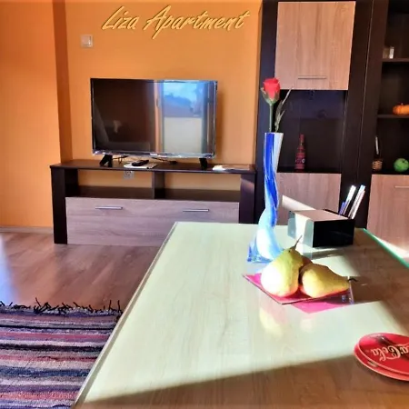 Center Lovely And Peaceful Liza Apartman
