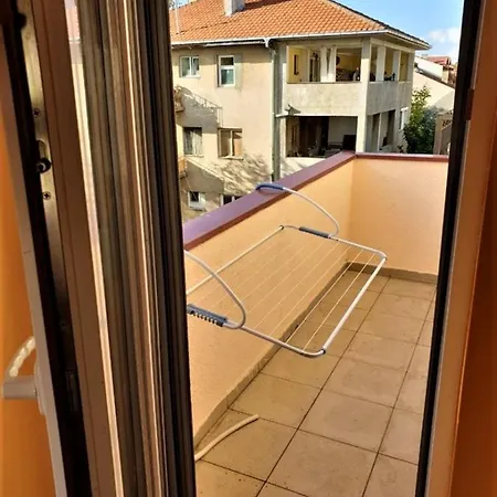 Center Lovely And Peaceful Liza Apartman